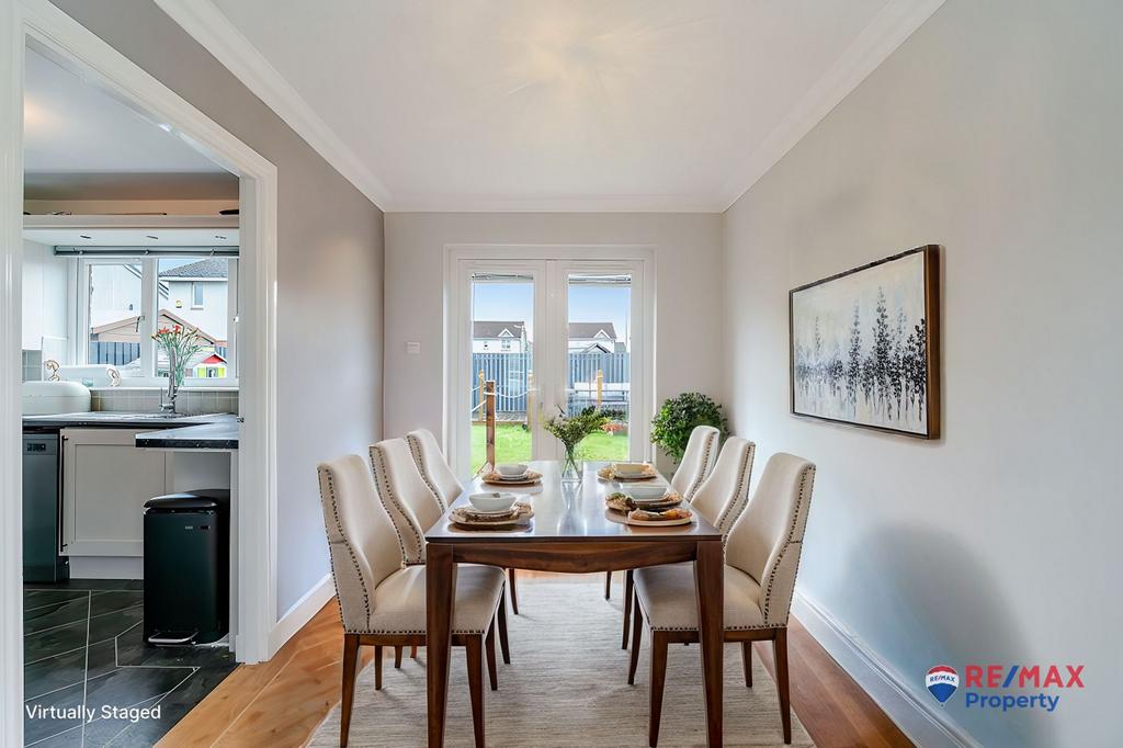 Dining Room (STAGED)