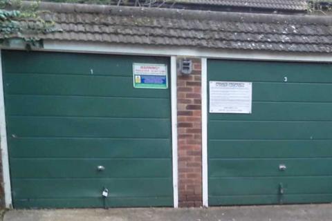 Garage to rent, Chestnut Close, West Drayton UB7