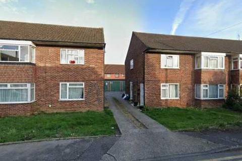 Garage to rent, Chestnut Close, West Drayton UB7