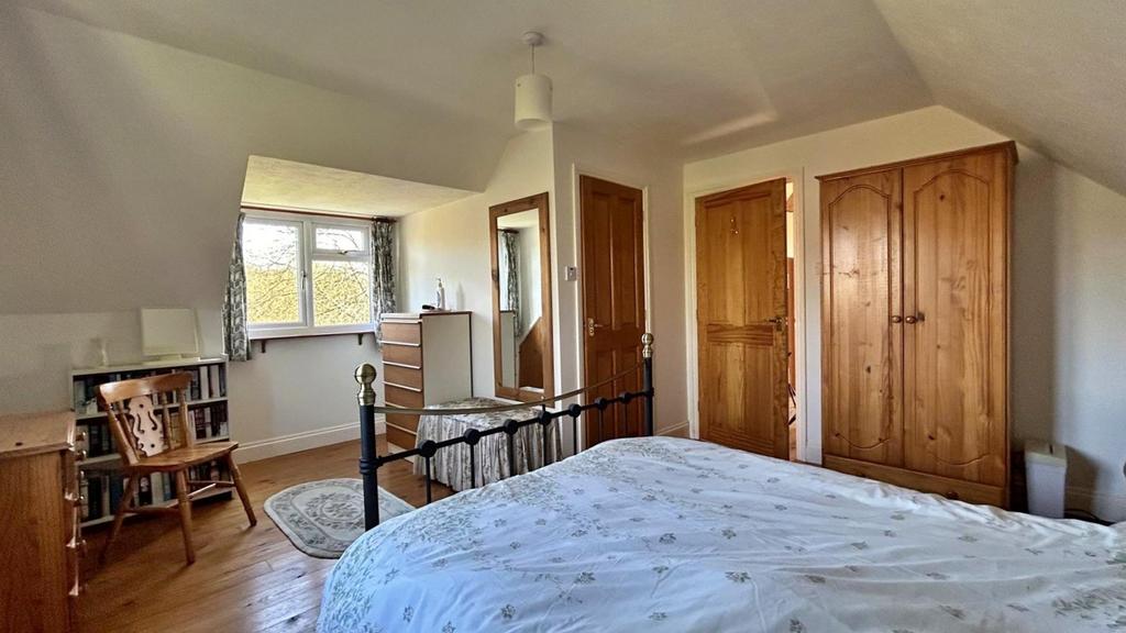 Bedroom 1.jpg