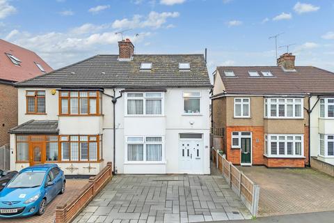 4 bedroom semi-detached house for sale, Wingletye Lane, Hornchurch, RM11