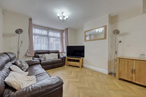 4 bedroom semi-detached house for sale, Wingletye Lane, Hornchurch, RM11