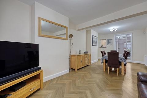 4 bedroom semi-detached house for sale, Wingletye Lane, Hornchurch, RM11