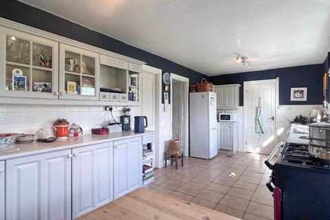 4 bedroom detached bungalow for sale, Cefn Gorwydd, Llangammarch Wells, LD4