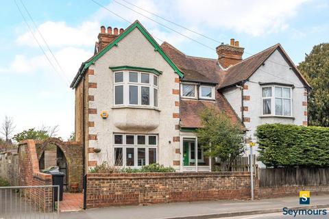 3 bedroom flat for sale, Stoke Road, Surrey GU1