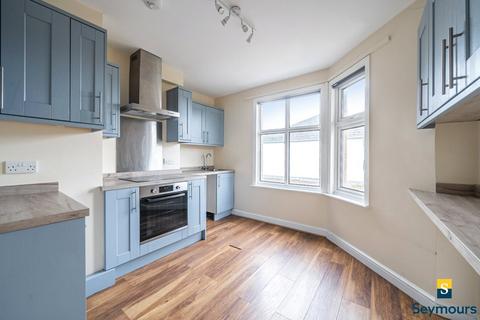 3 bedroom flat for sale, Stoke Road, Surrey GU1