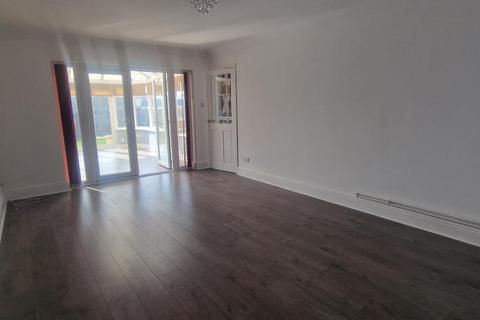 3 bedroom detached house to rent, Bridge End Grove, Grantham NG31