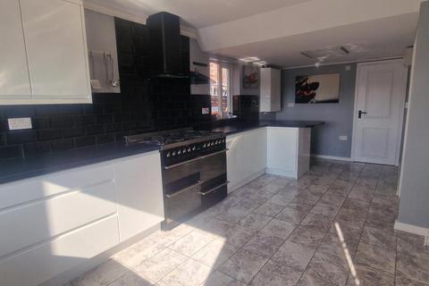 3 bedroom detached house to rent, Bridge End Grove, Grantham NG31