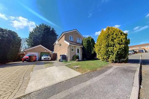25 Deansway, Northampton, NN3 5JY