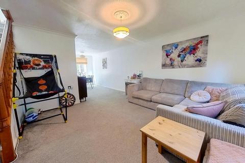 25 Deansway, Northampton, NN3 5JY