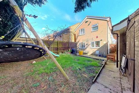 25 Deansway, Northampton, NN3 5JY