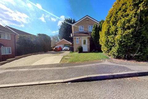 25 Deansway, Northampton, NN3 5JY