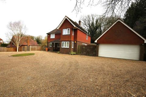 4 bedroom detached house to rent, Workhouse Lane, Maidstone ME15