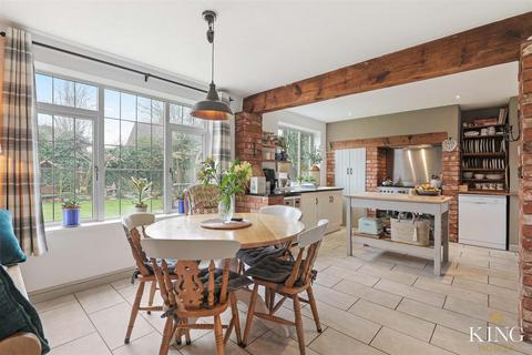 77 Bromsgrove Road, Studley, B80 7PE