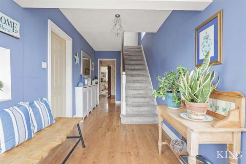 77 Bromsgrove Road, Studley, B80 7PE