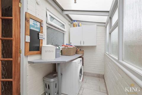 77 Bromsgrove Road, Studley, B80 7PE