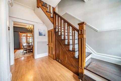 4 bedroom semi-detached house for sale, Harries Avenue, Llanelli