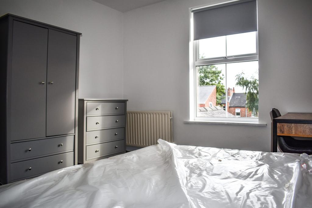 Bed-3-2.jpg