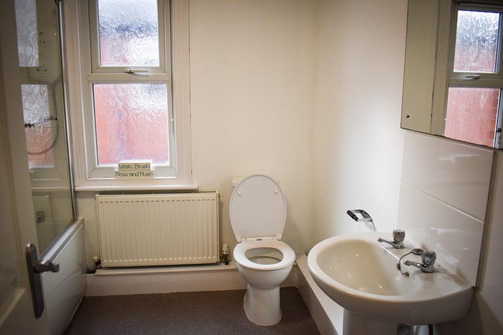Bathroom-2.jpg