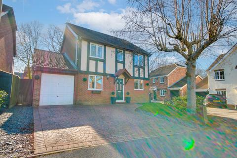 undefined, HEDGE END! IMPRESSIVE FAMILY HOME! SOUTH WEST FACING REAR GARDEN!