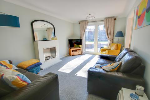undefined, HEDGE END! IMPRESSIVE FAMILY HOME! SOUTH WEST FACING REAR GARDEN!