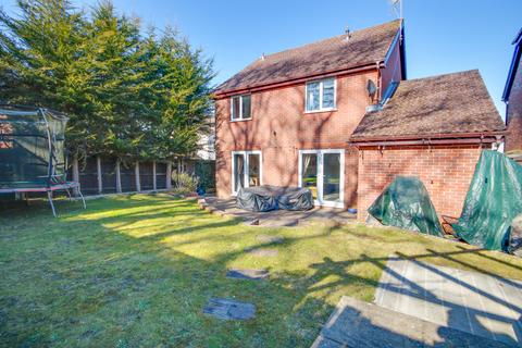 undefined, HEDGE END! IMPRESSIVE FAMILY HOME! SOUTH WEST FACING REAR GARDEN!
