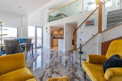 1 bedroom apartment for sale, Pierhead View, Penarth CF64