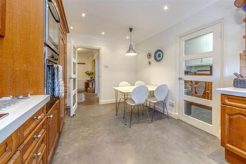4 Belmor, Elstree, Borehamwood, WD6 3JX