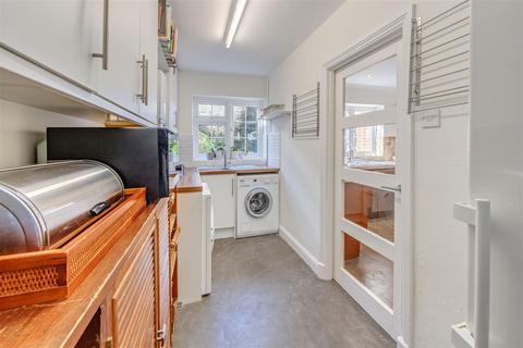 4 Belmor, Elstree, Borehamwood, WD6 3JX
