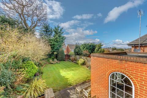 4 Belmor, Elstree, Borehamwood, WD6 3JX