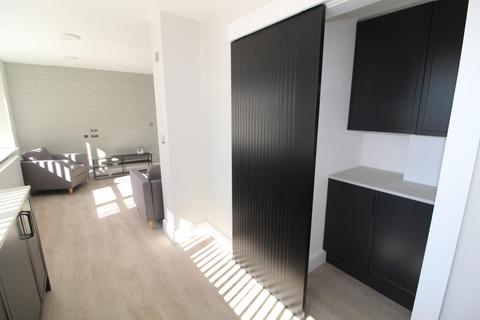 2 bedroom flat to rent, Park Square, Pudsey