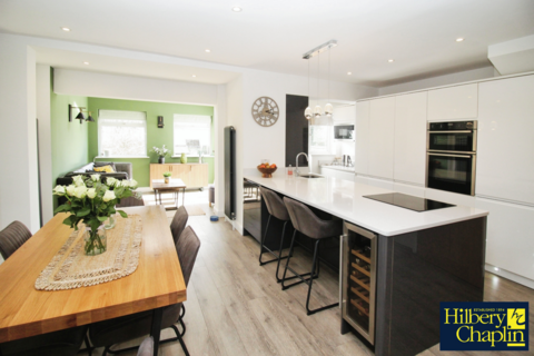 4 bedroom semi-detached house for sale, Kinfauns Avenue, Hornchurch, RM11