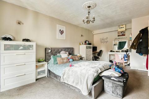 4 bedroom semi-detached house for sale, Crossfell, Wilnecote, Tamworth