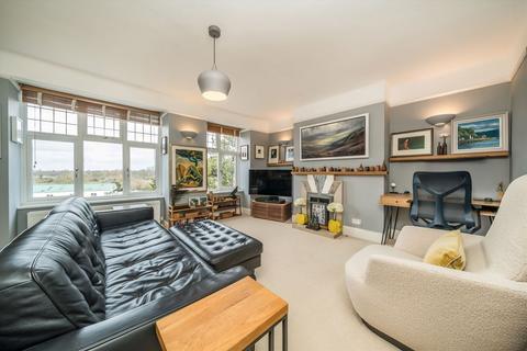 2 bedroom flat for sale, Portsmouth Road, Surbiton KT6