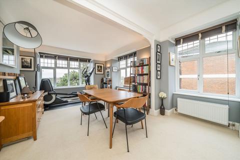 2 bedroom flat for sale, Portsmouth Road, Surbiton KT6