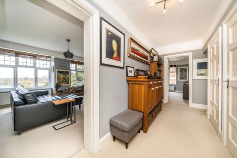 2 bedroom flat for sale, Portsmouth Road, Surbiton KT6