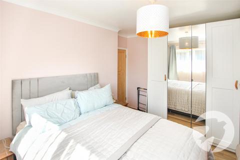 170 Gregory Crescent, London, SE9 5RT