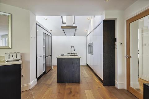 11 Blacknest Gate Road, Ascot, SL5 0PT