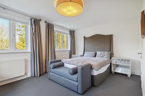 11 Blacknest Gate Road, Ascot, SL5 0PT