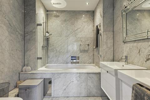 11 Blacknest Gate Road, Ascot, SL5 0PT