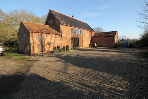 3 bedroom barn conversion to rent, Frostenden Corner, Frostenden.
