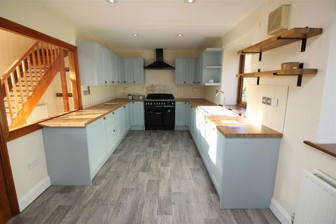 3 bedroom barn conversion to rent, Frostenden Corner, Frostenden.