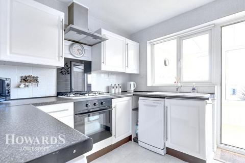 2 bedroom terraced bungalow for sale, Lloyds Avenue, Kessingland