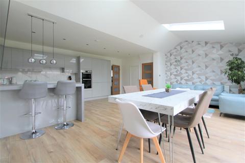 5 bedroom detached house for sale, Briar Walk, Oadby, LE2