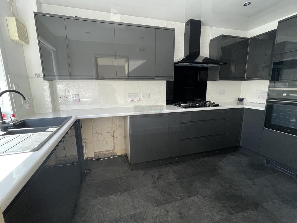 Kitchen .JPG