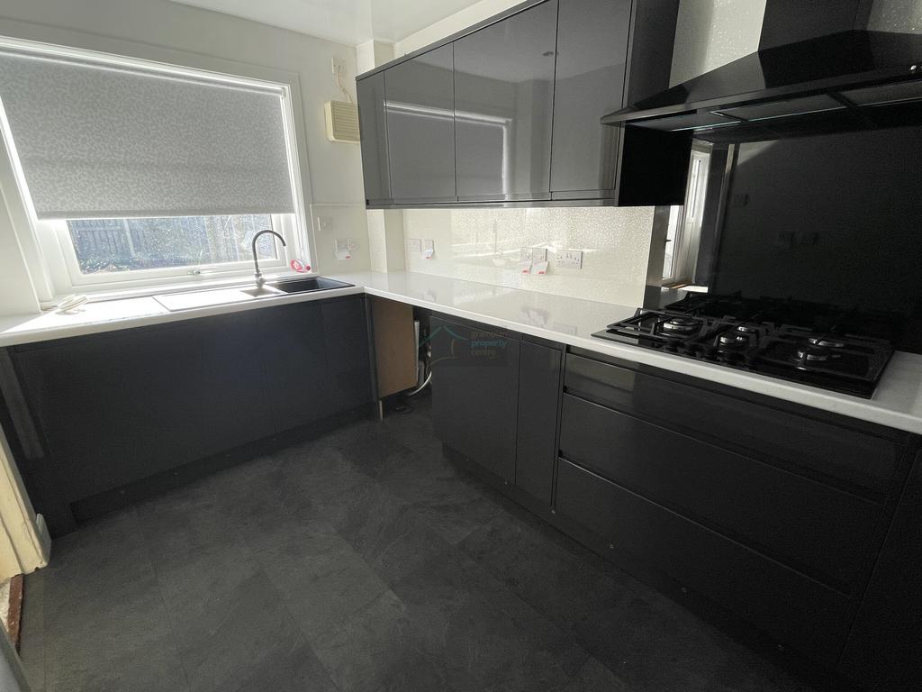 Kitchen b.JPG