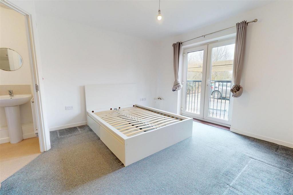 15 Ryeland-Way-03172025 152605.jpg