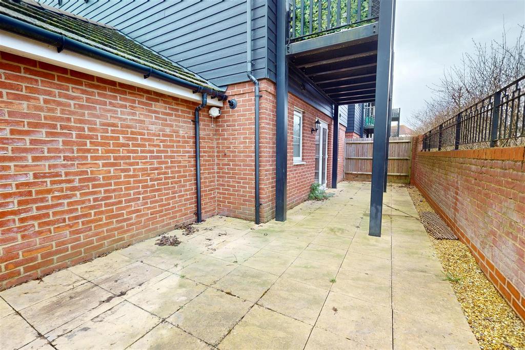 15 Ryeland-Way-03172025 152743.jpg