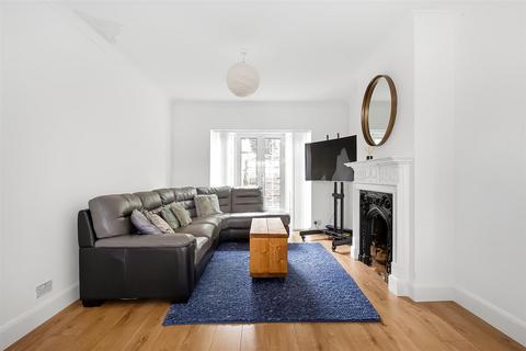 30 Kingsdown Avenue, South Croydon, CR2 6QF