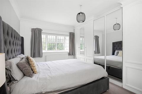 30 Kingsdown Avenue, South Croydon, CR2 6QF